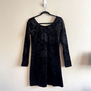 One clothing Black Velvet Embossed Floral Long Sleeve Mini Dress Womens Medium